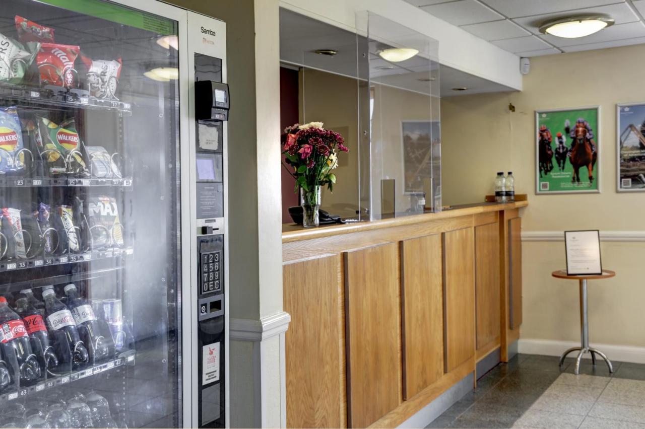 Orchid Epsom; Sure Hotel Collection By Best Western Eksteriør billede