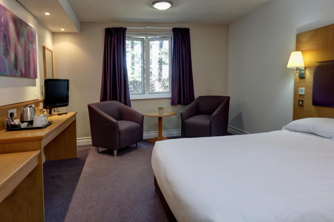 Orchid Epsom; Sure Hotel Collection By Best Western Eksteriør billede