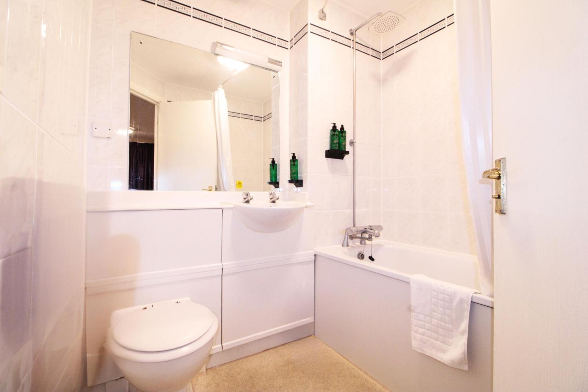 Orchid Epsom; Sure Hotel Collection By Best Western Eksteriør billede